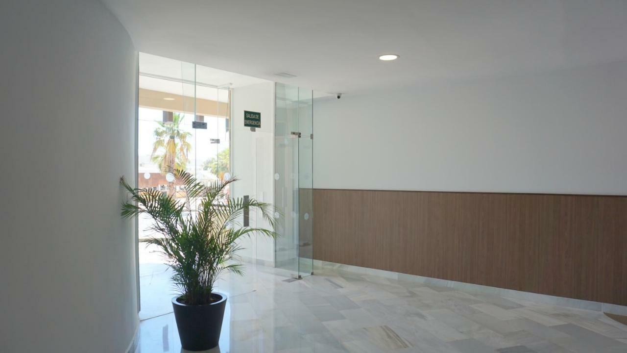 Apartment Beachfront In With Sea Views *