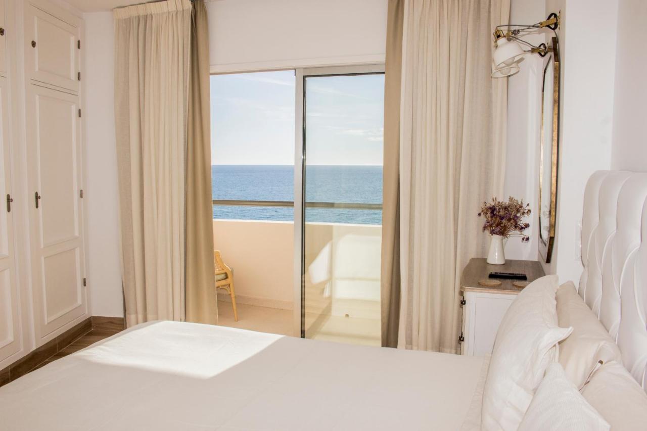 Beachfront In With Sea Views Apartamento *