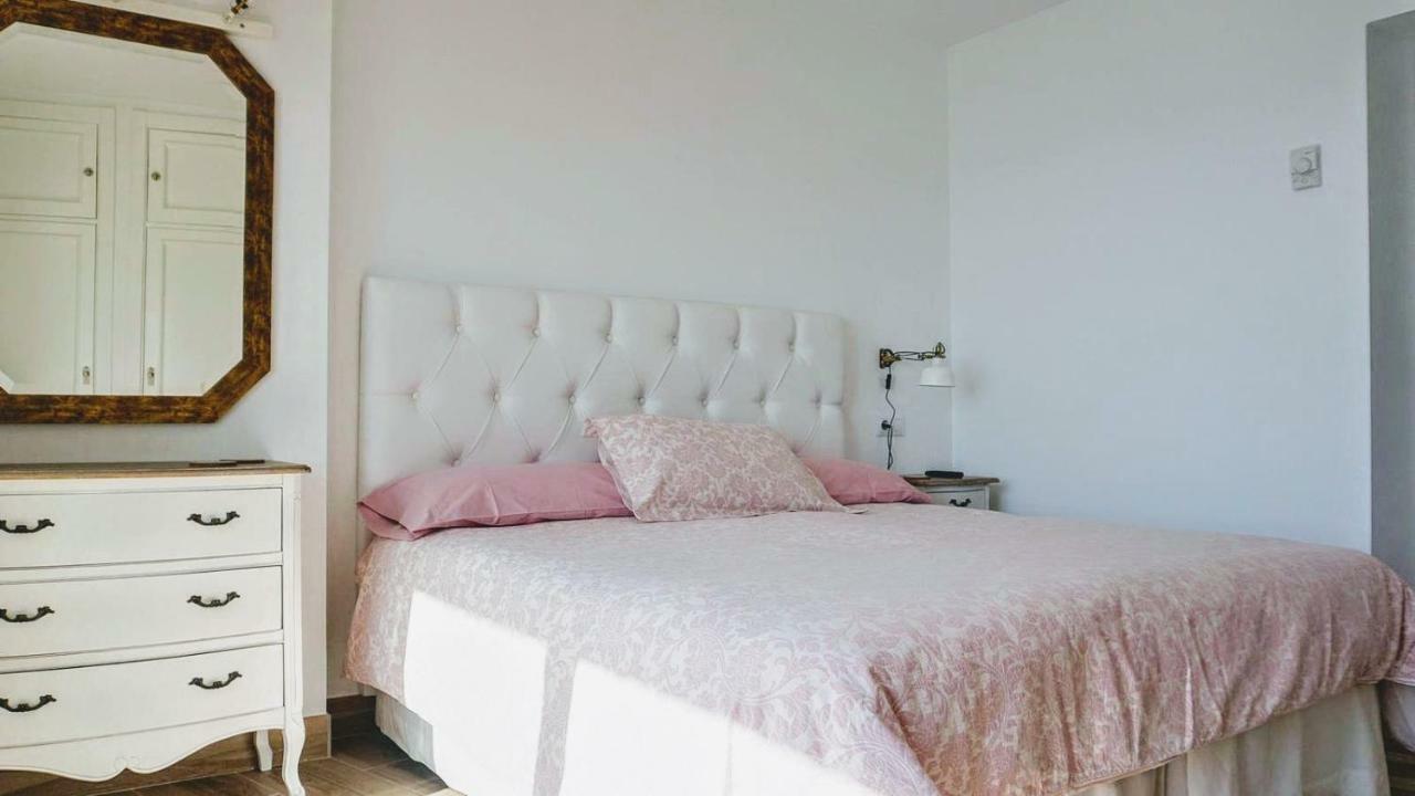Apartamento Beachfront In With Sea Views